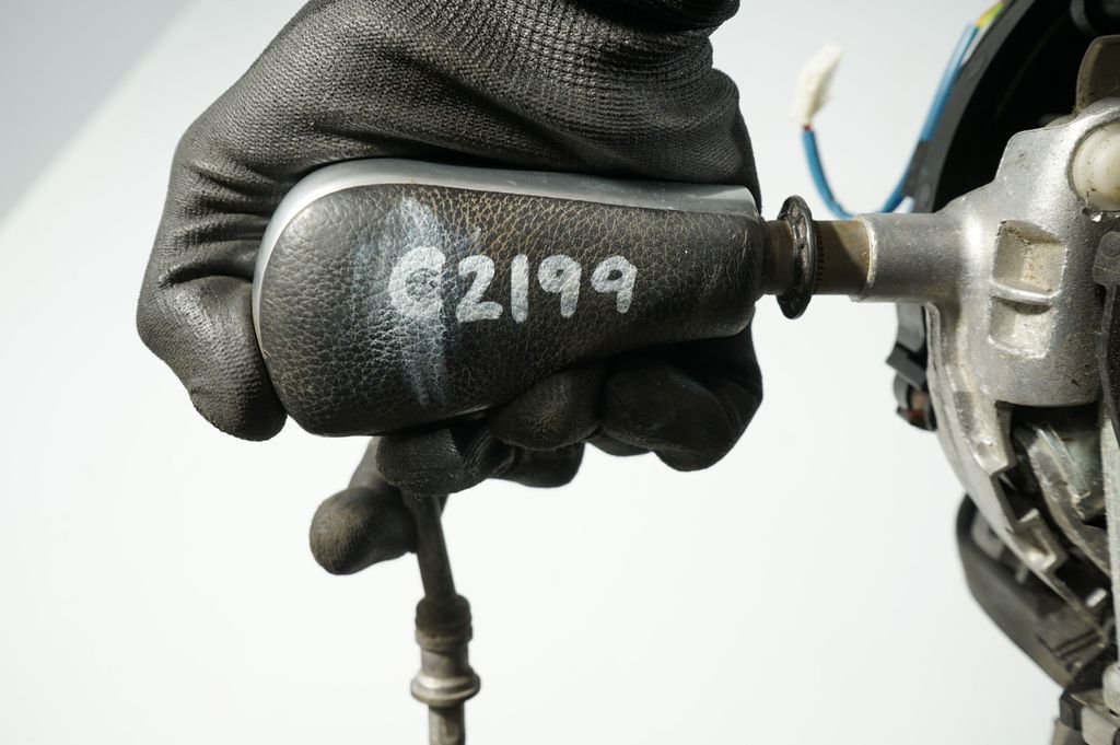 Gear shifter/selector (13)