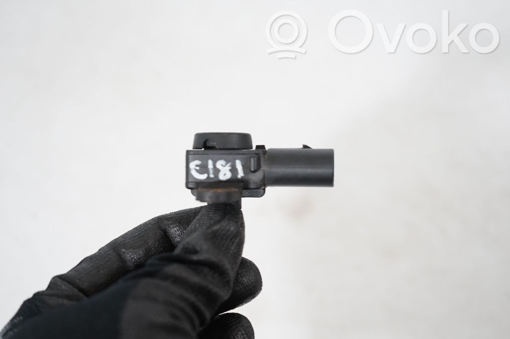 Air pressure sensor (8)
