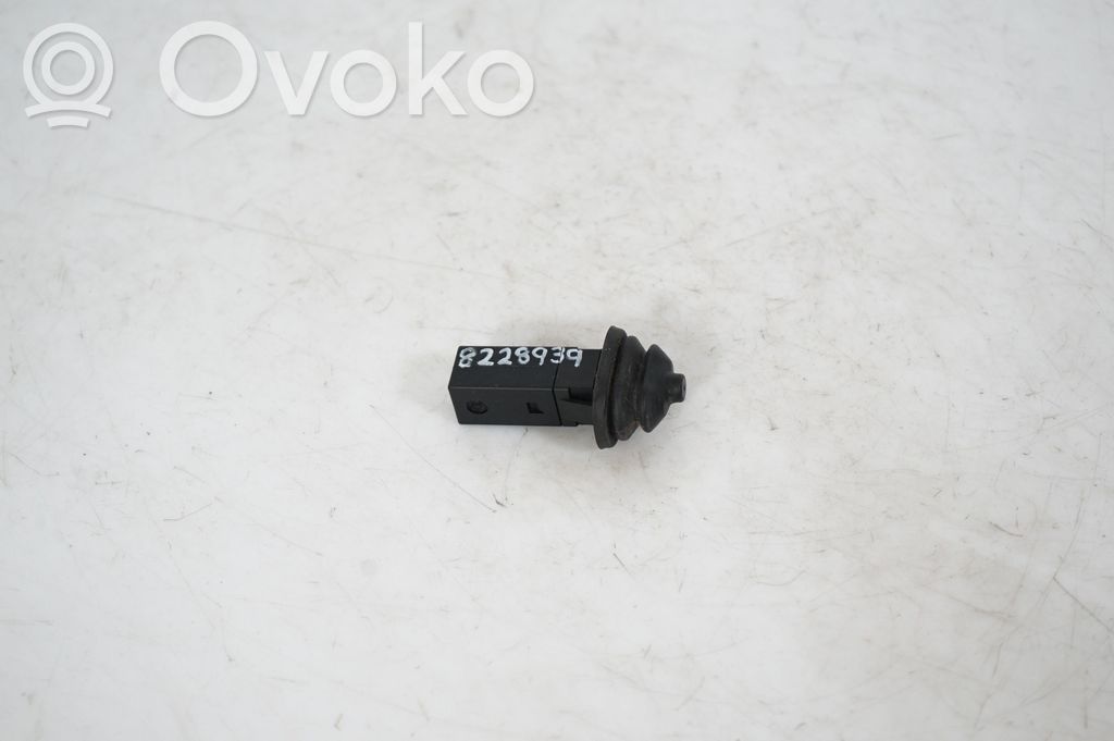 Fuel tank cap lock