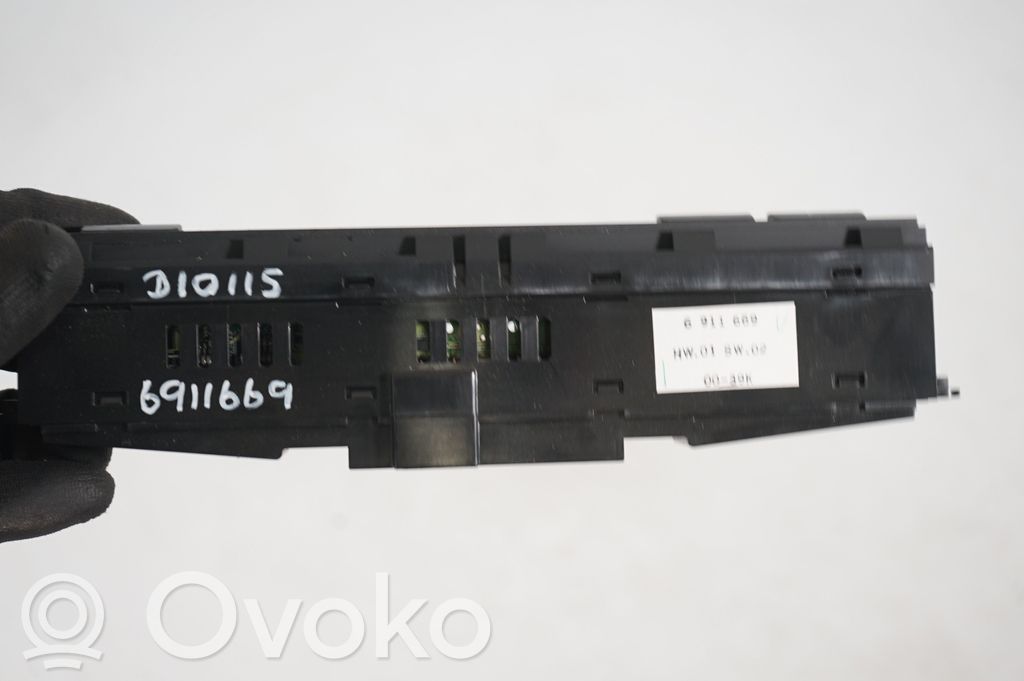 Seat heating switch (8)