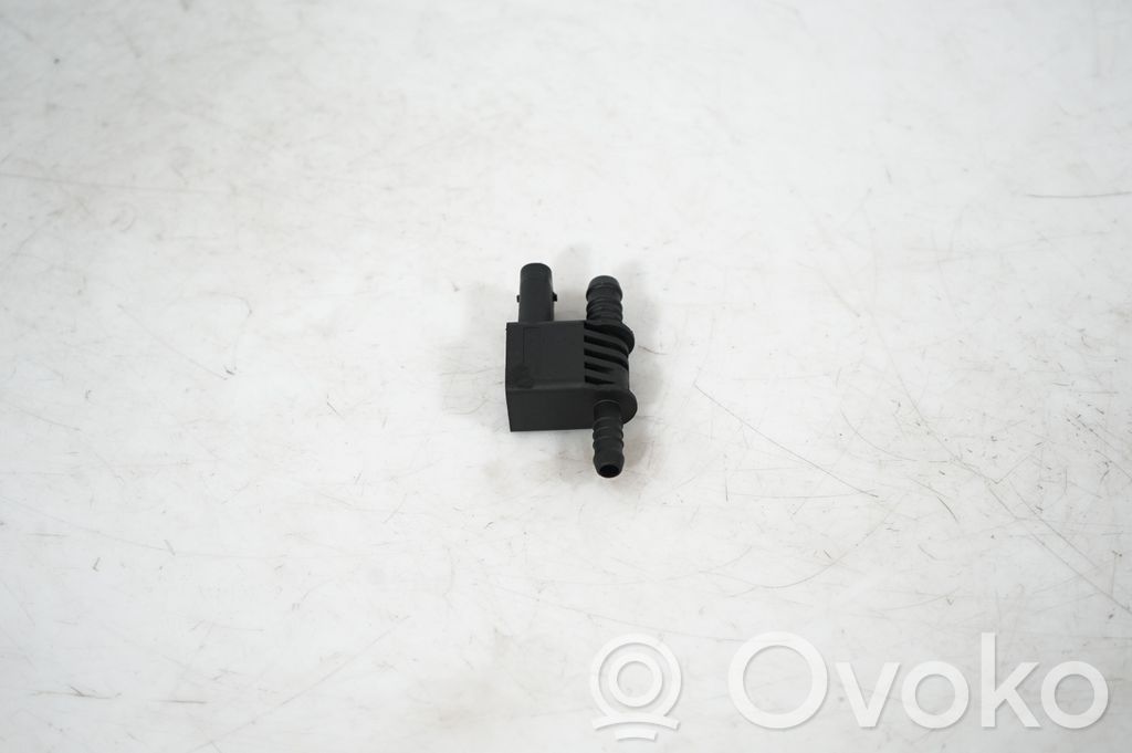 Fuel pressure sensor (4)