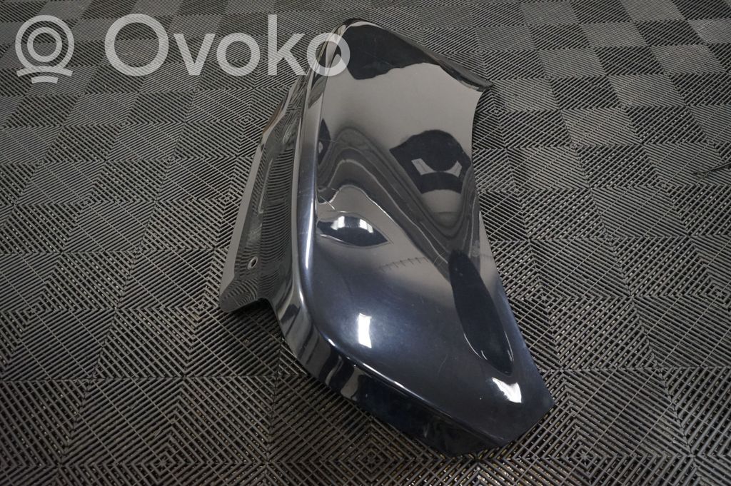 Tailgate/trunk/boot lid (2)