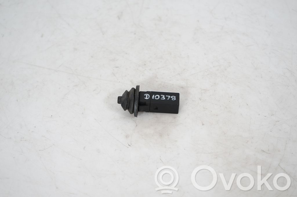 Fuel tank cap lock (5)