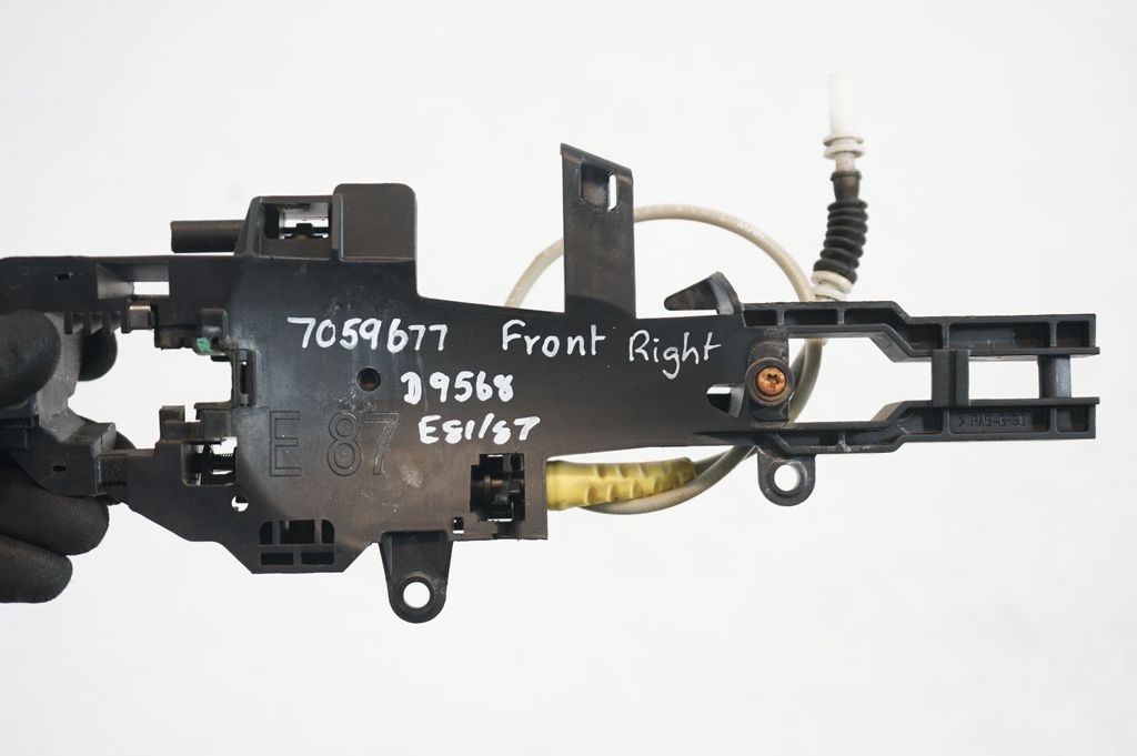 Front door exterior handle/bracket (6)