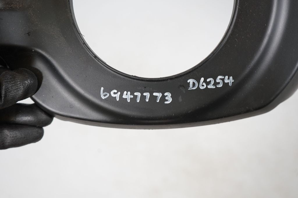 Steering wheel column trim (8)