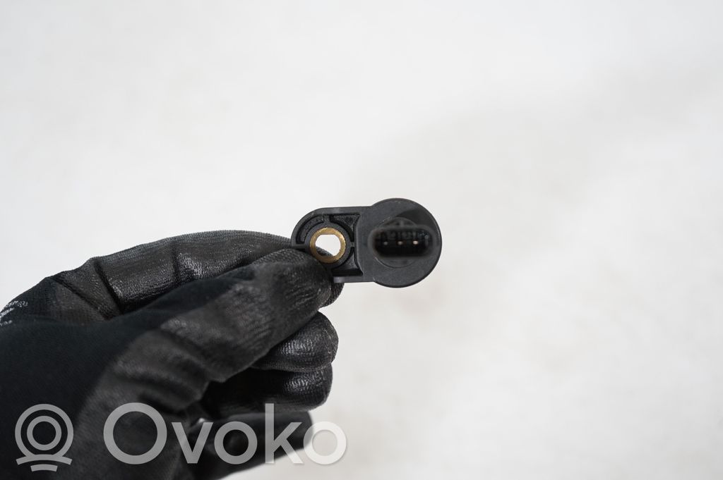 Camshaft position sensor (6)