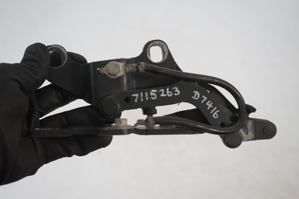 Engine bonnet/hood hinges (7)