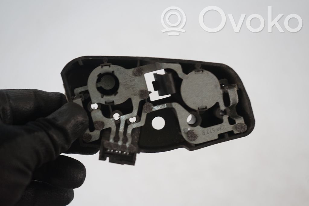 Tail light bulb cover holder (6)