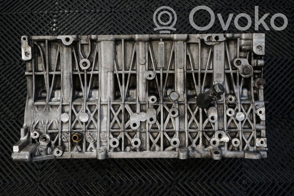 Engine (16)