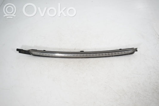 Third/center stoplight