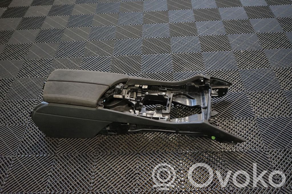 Center console (4)