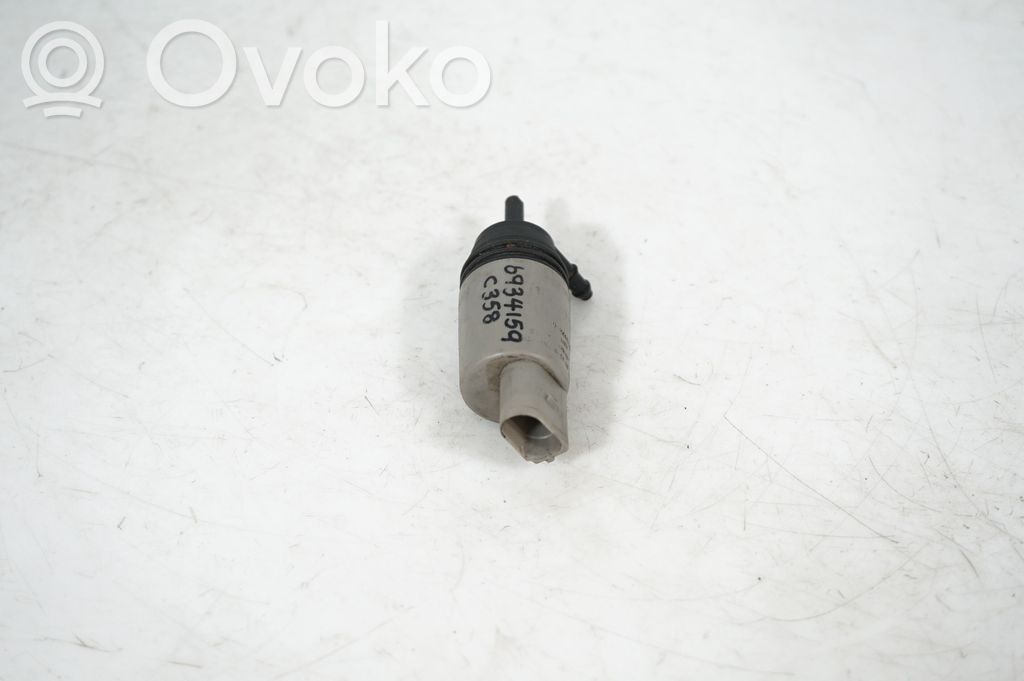 Windscreen/windshield washer pump (2)