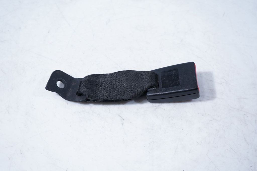 Rear seatbelt buckle (6)