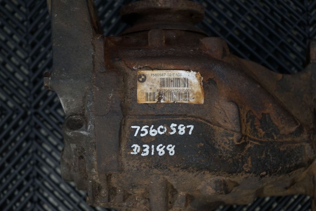 Rear differential (6)