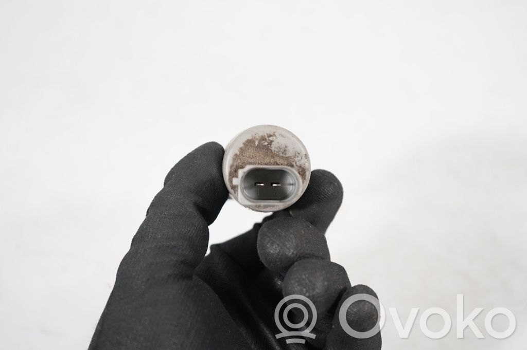 Windscreen/windshield washer pump (6)