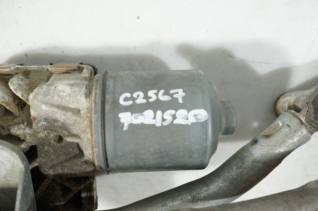 Front wiper linkage and motor (8)