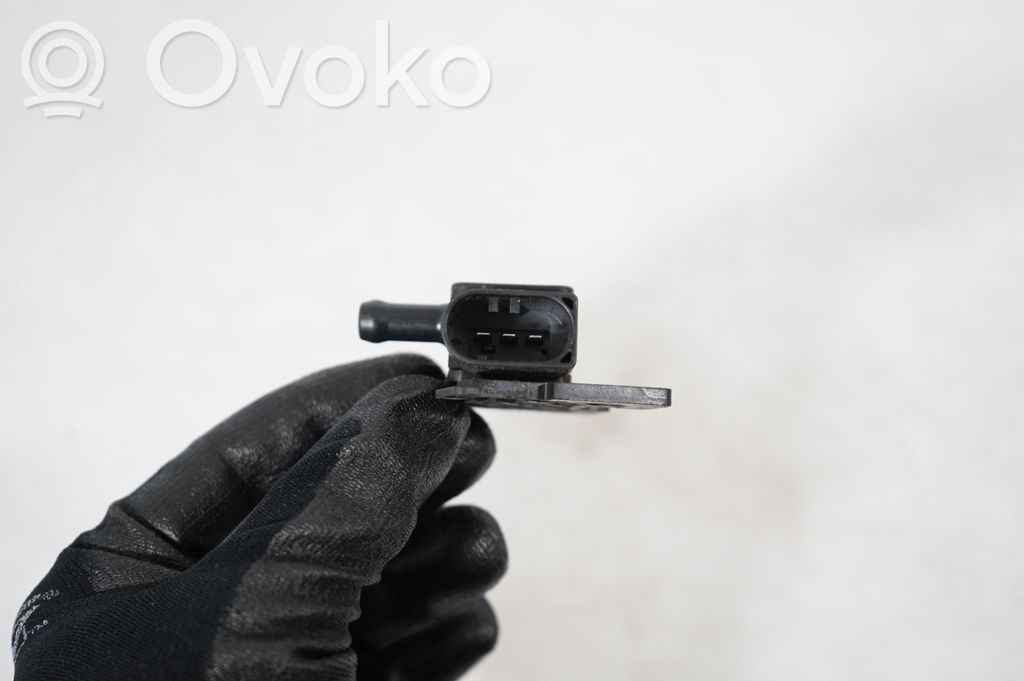 Exhaust gas pressure sensor (7)