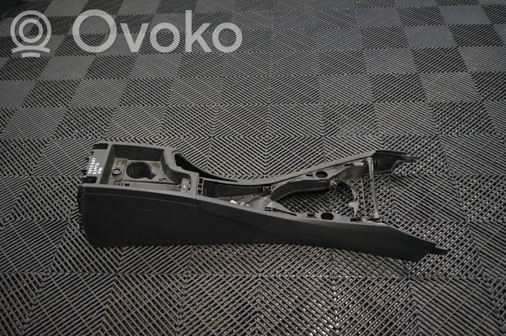 Armrest (4)