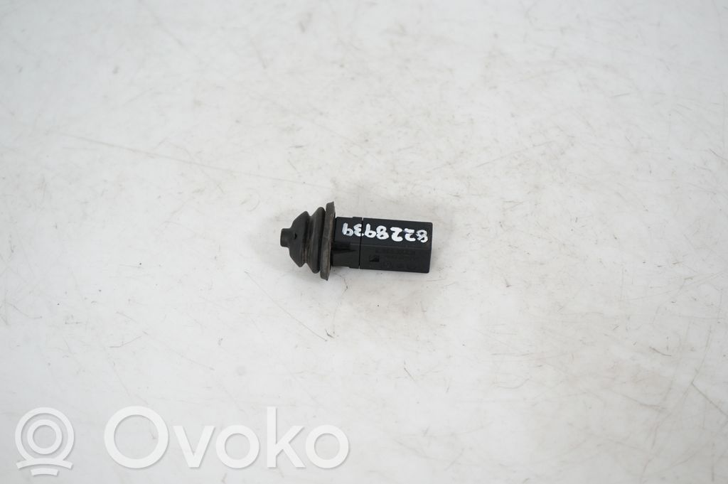 Fuel tank cap lock (3)