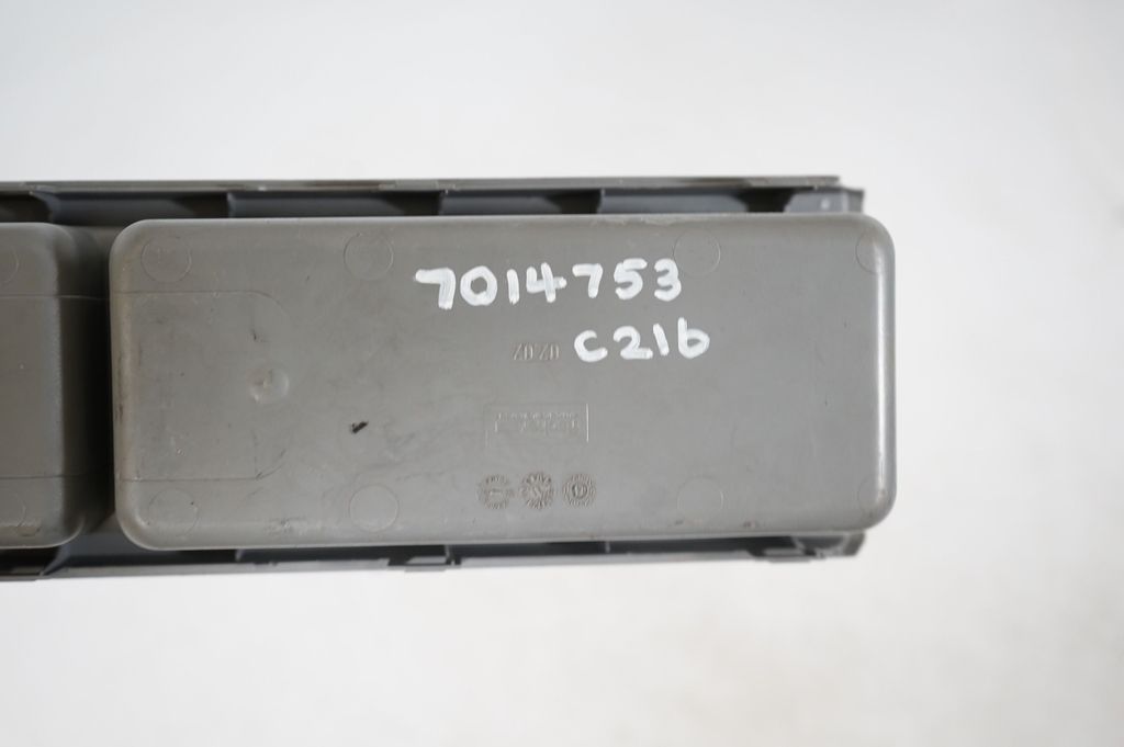 Glove box central console (9)