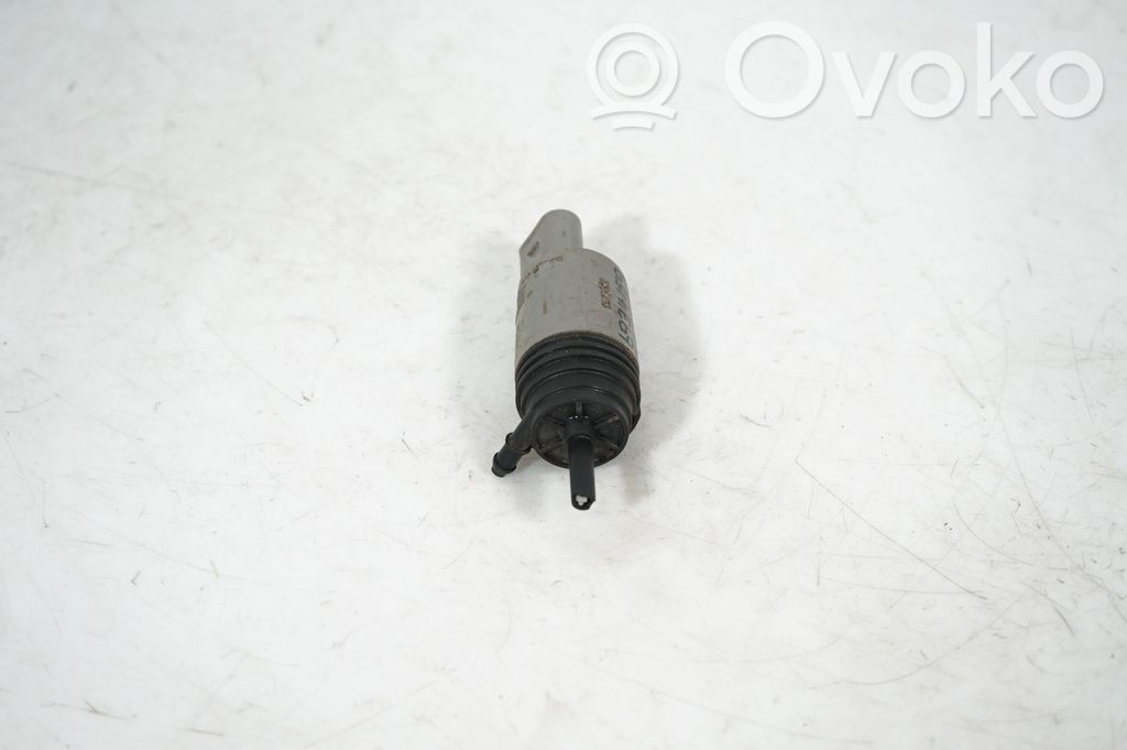 Windscreen/windshield washer pump (4)