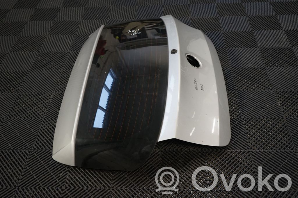 Tailgate/trunk/boot lid (4)