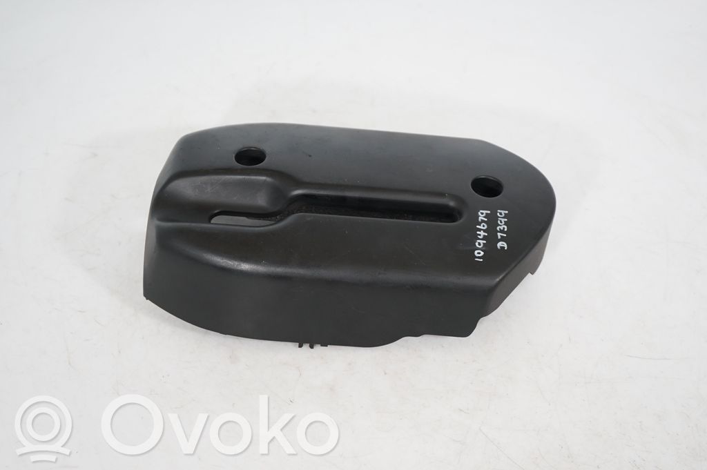 Steering wheel column trim (4)