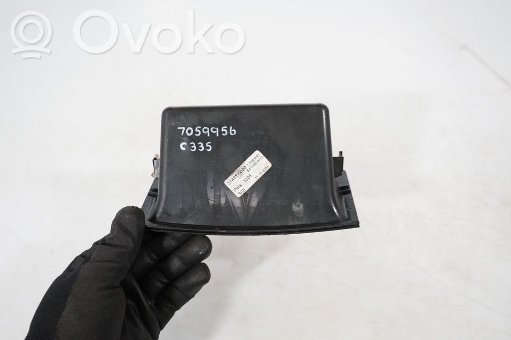 Dashboard storage box/compartment (8)