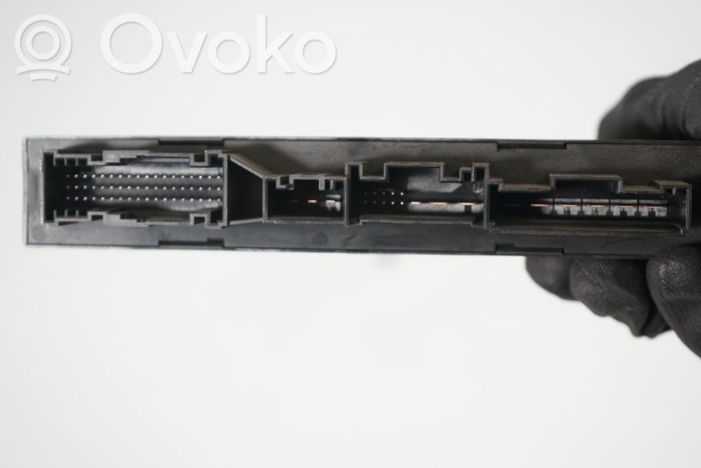Comfort/convenience module (10)