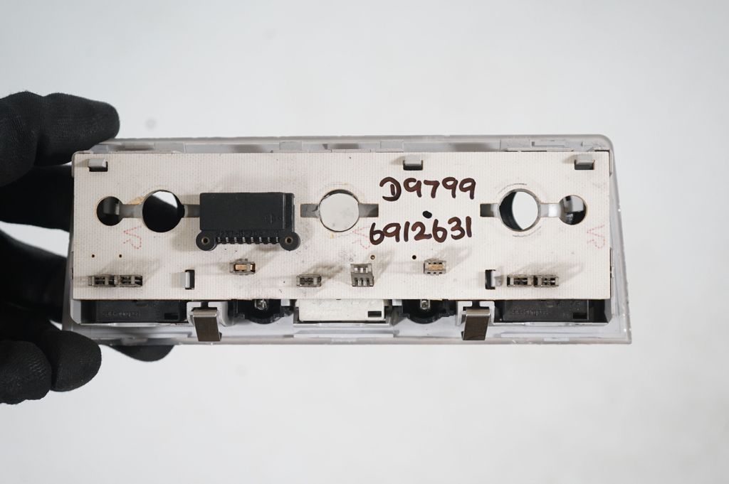 Front seat light (7)