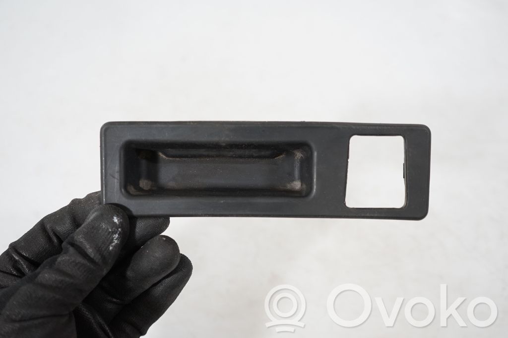 Dashboard lower bottom trim panel (7)