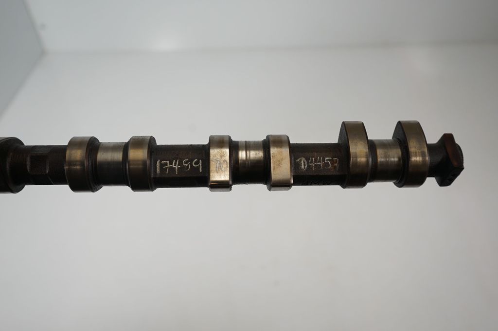 Camshaft (5)