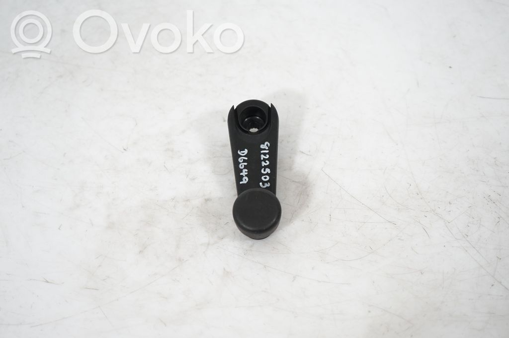 Rear door window winding handle (2)
