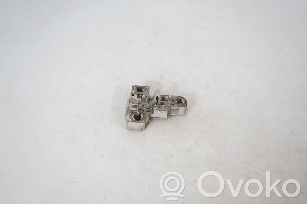 Tail light bulb cover holder (3)