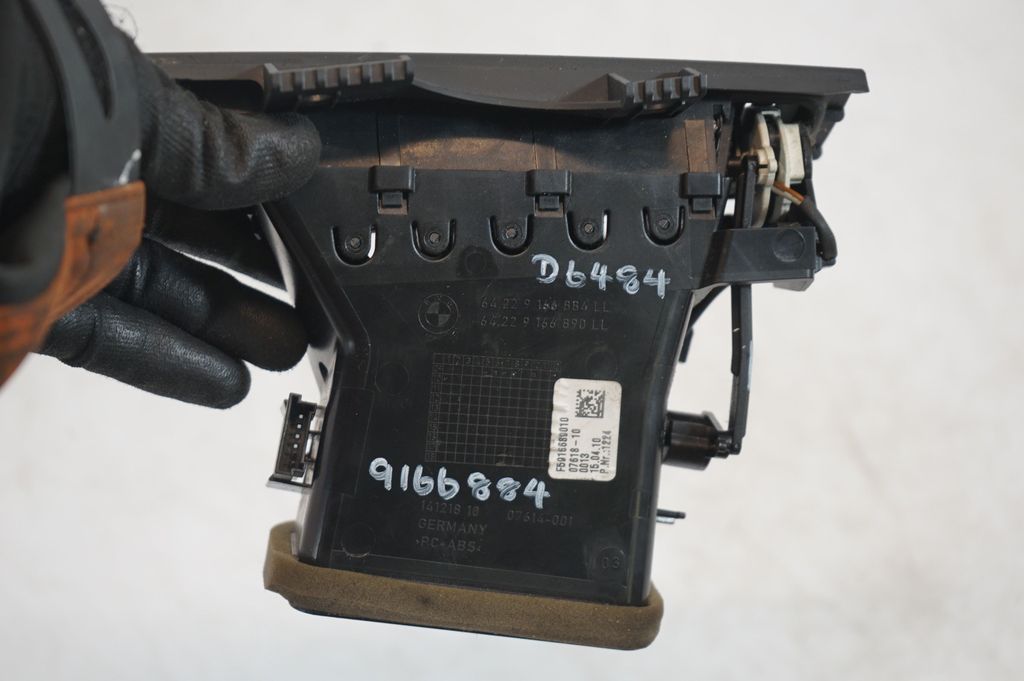 Dashboard side air vent grill/cover trim (10)