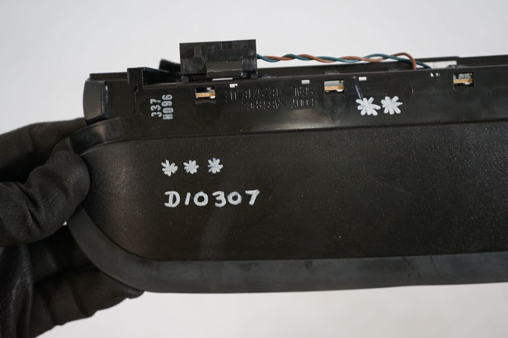 Third/center stoplight (8)