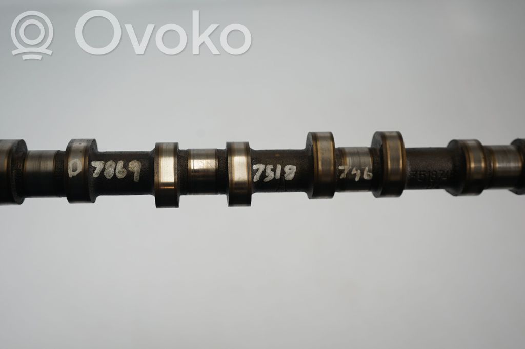 Camshaft (5)
