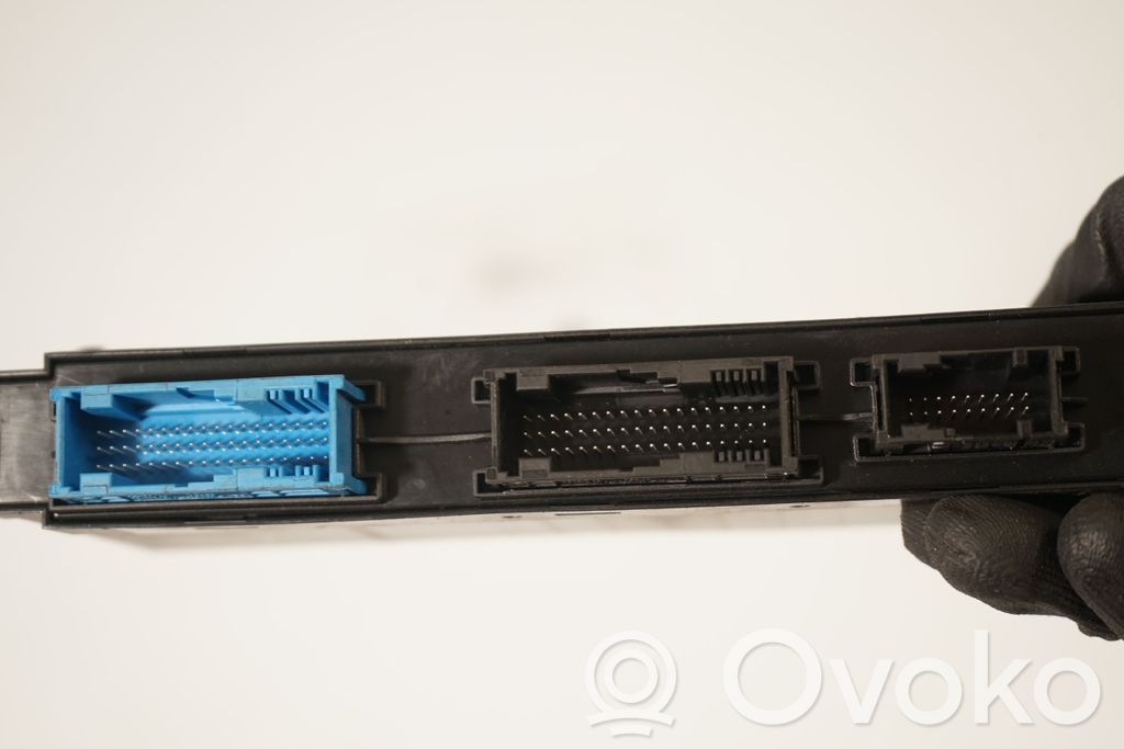 Comfort/convenience module (6)