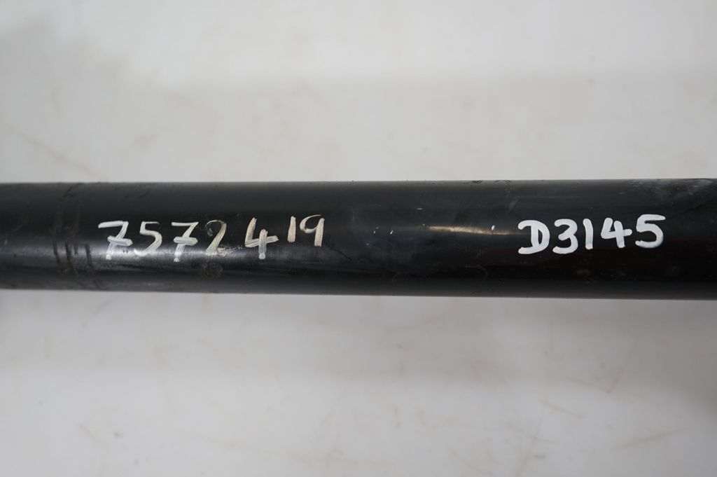 Rear driveshaft (8)