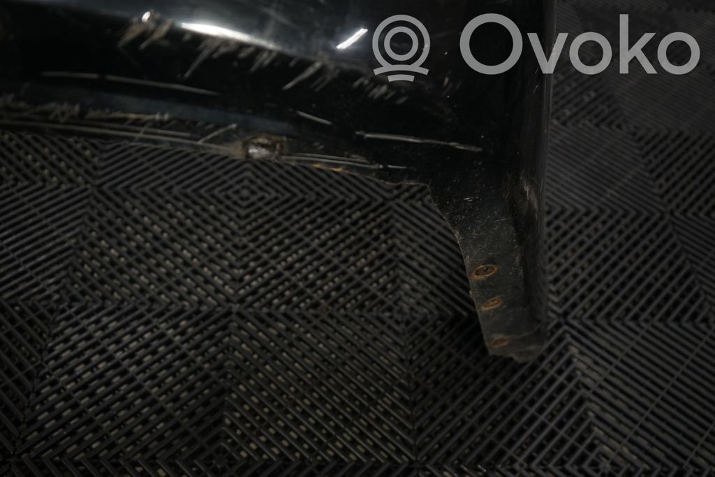Rear bumper (8)