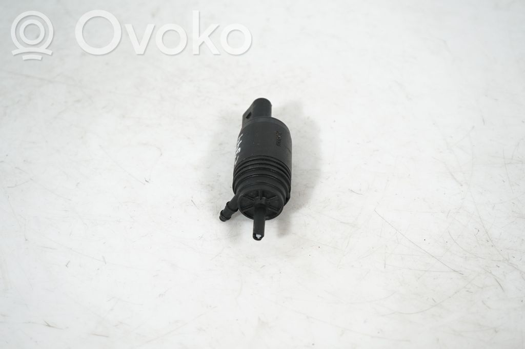 Windscreen/windshield washer pump (4)