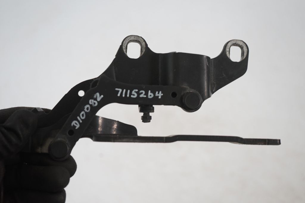 Engine bonnet/hood hinges (7)