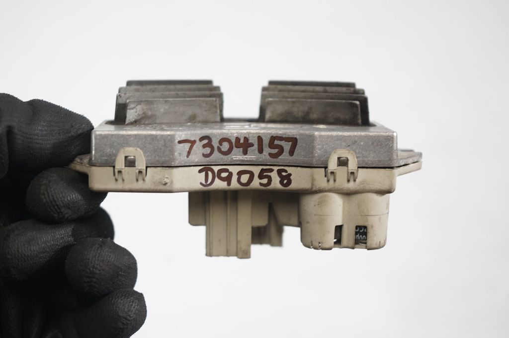 Heater blower motor/fan resistor (8)