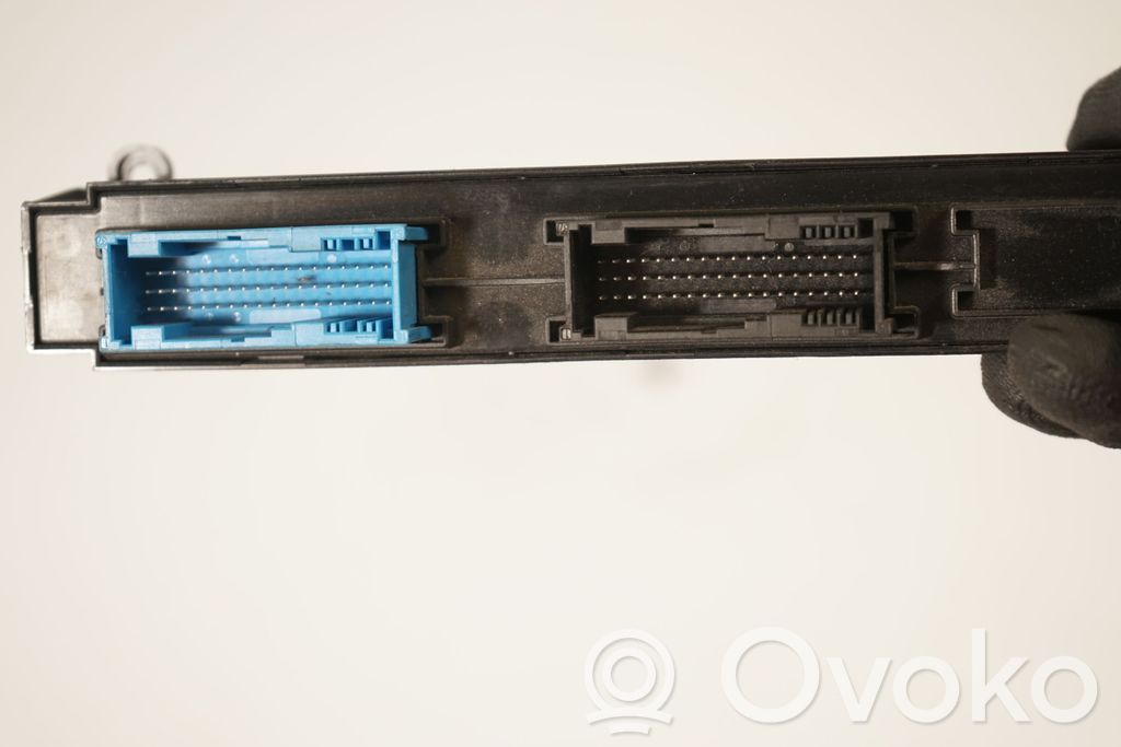 Comfort/convenience module (6)