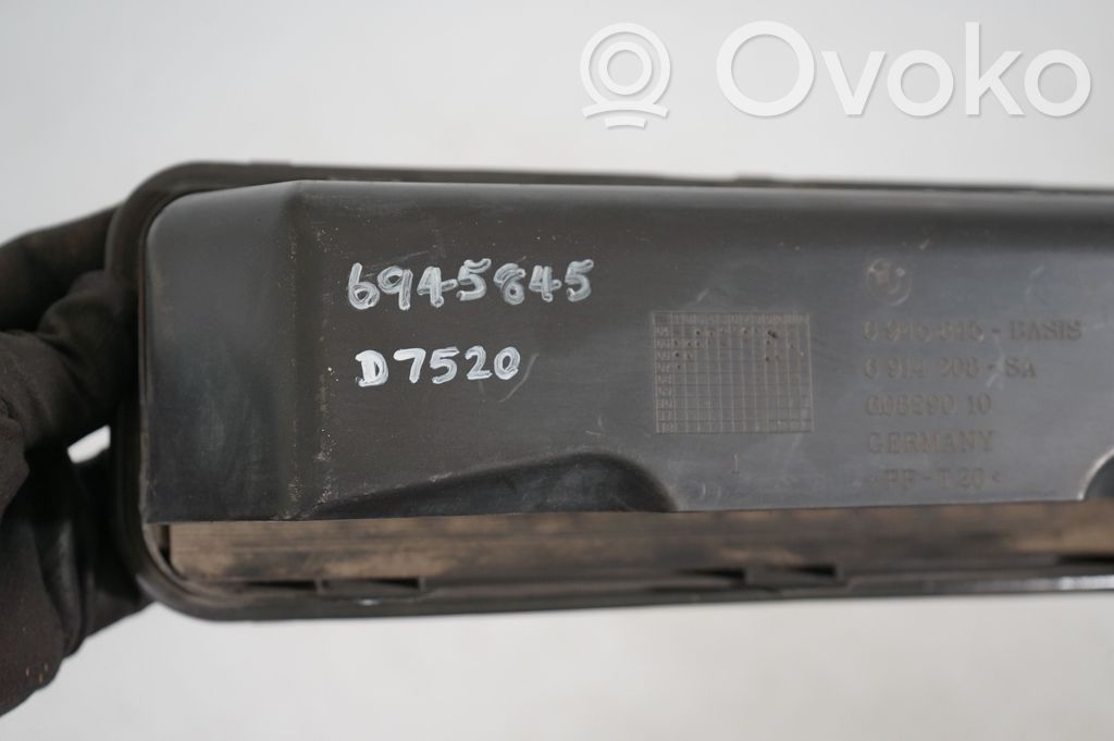 Quarter panel pressure vent (9)