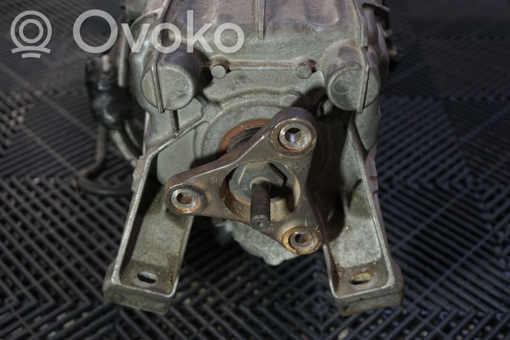 Automatic gearbox (13)