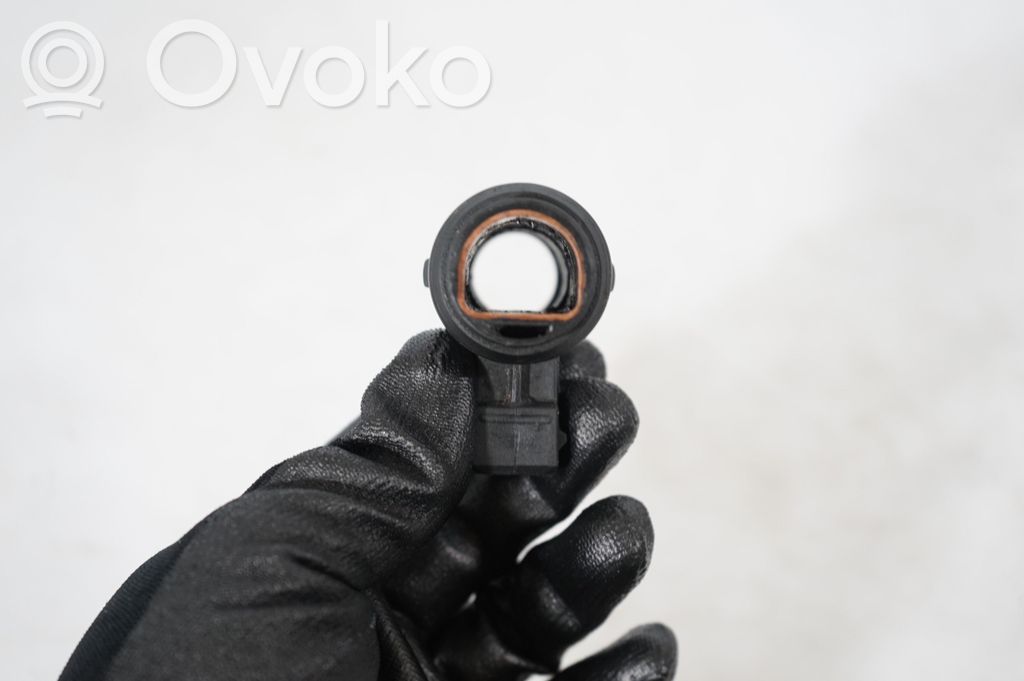 Air pressure sensor (8)