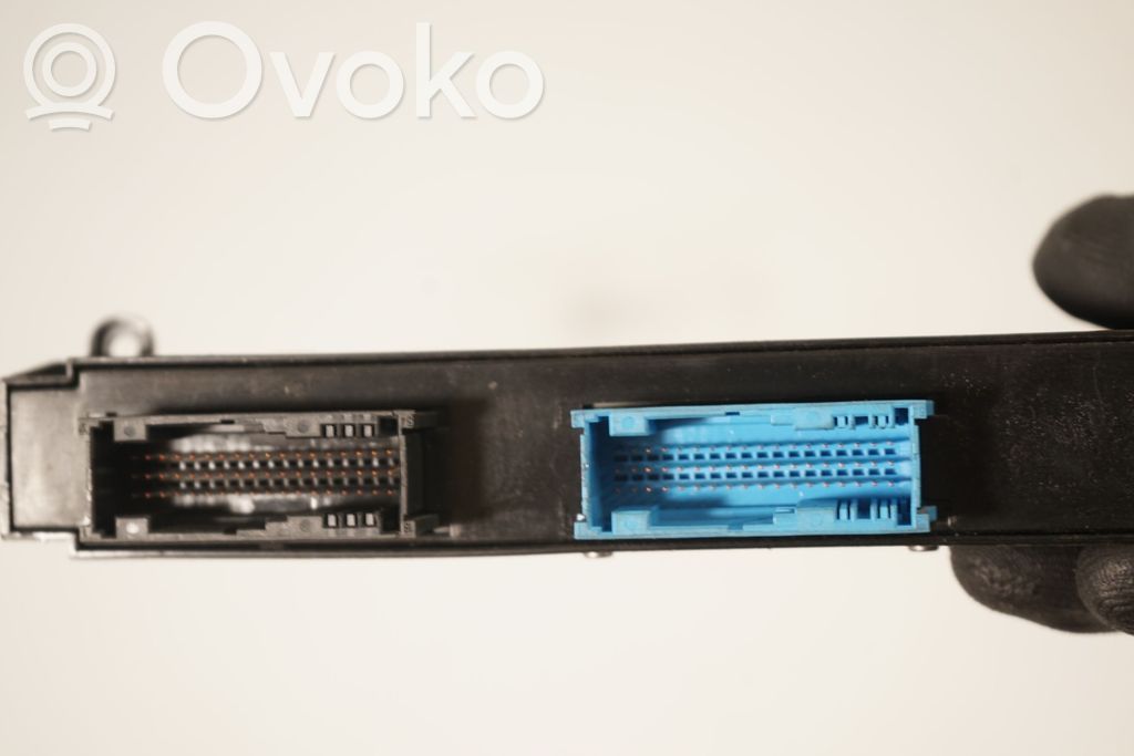 Comfort/convenience module (5)