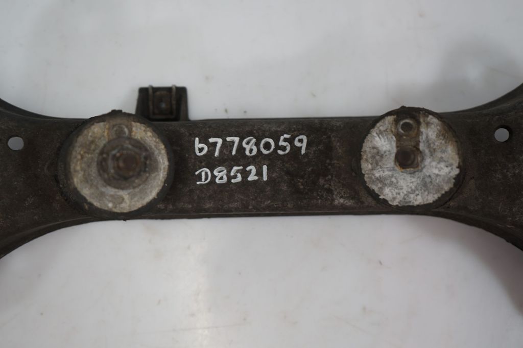 Gearbox mounting bracket (7)