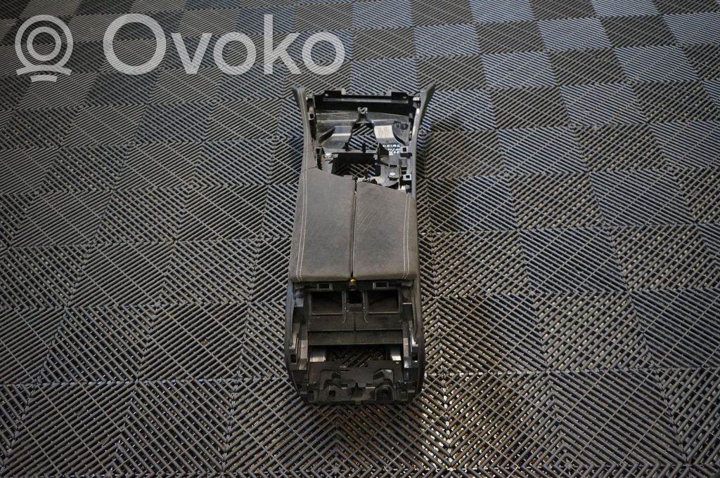 Center console (3)